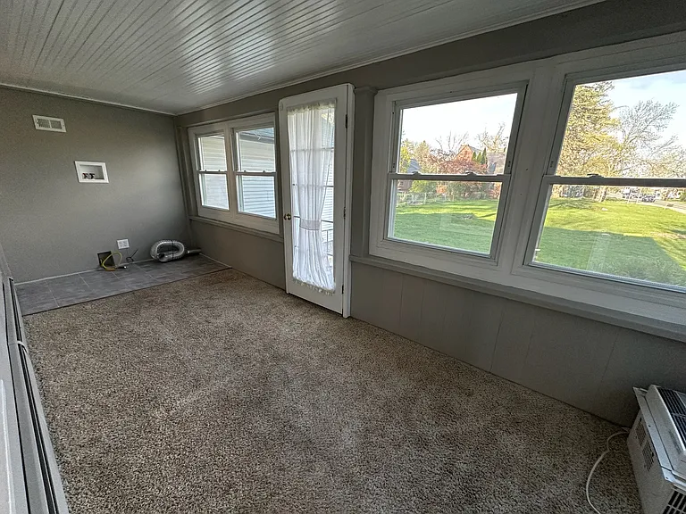 720 W Commerce Rd — Photo 14