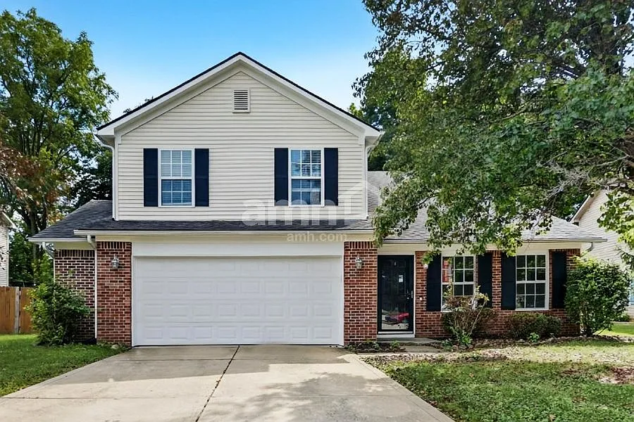 4 bed, 2.5 bath, 2526 sqft, $2,375 — Photo 1
