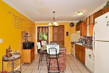 3rd image of 8625 Argyle Ave