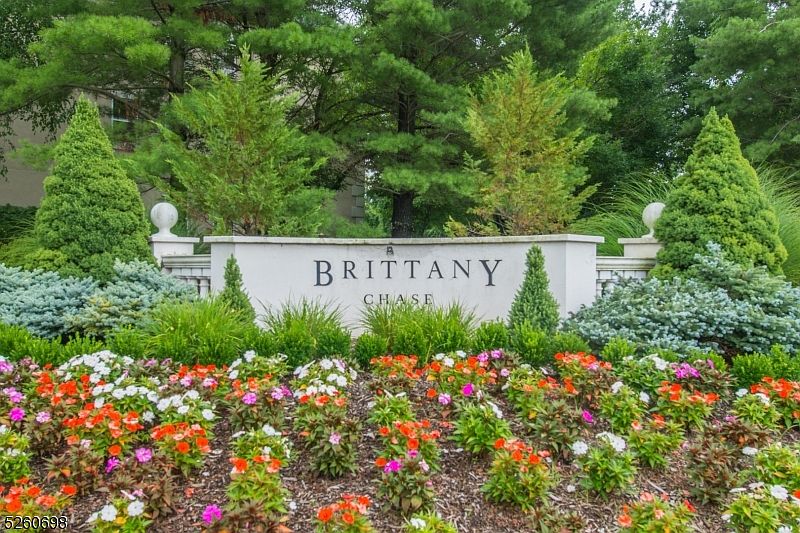 1st image of 1013 Brittany Dr