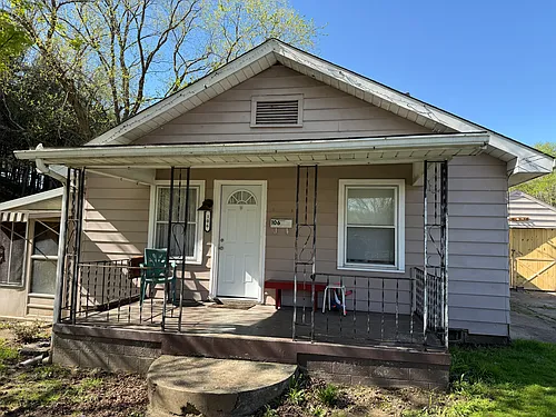 106 Hickory St Photo 1