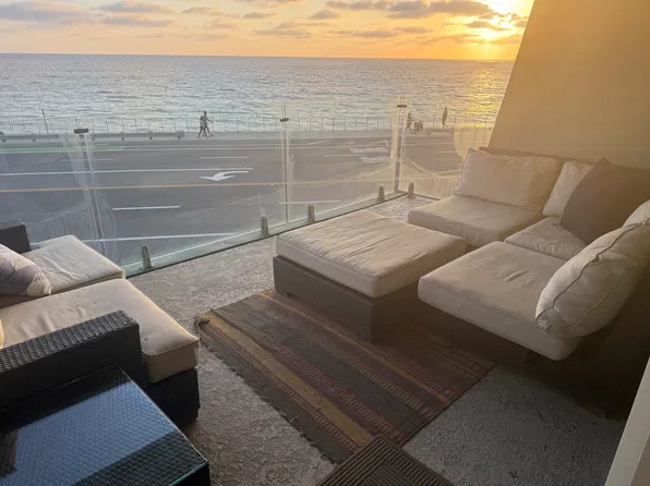 3330 Carlsbad Blvd Unit 203, Carlsbad, CA 92008