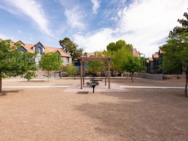 Boulevard at 4201 Apartments — Photo 59