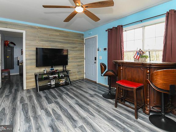 5th image of 209 Berlin Rd