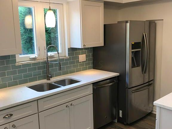4th image of 603 Olde Towne Ave #603E