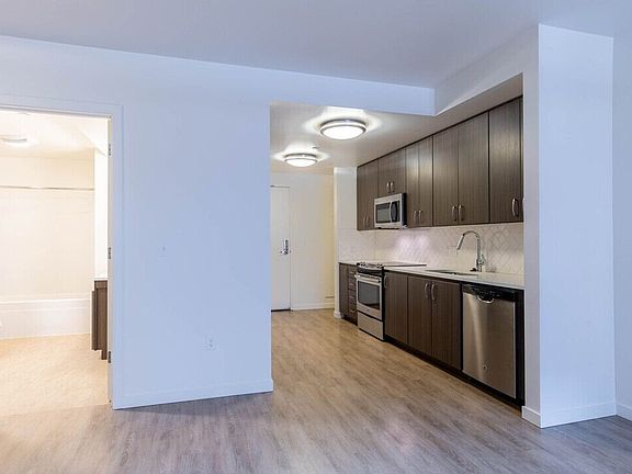 3rd image of 1115 SW Market St #507