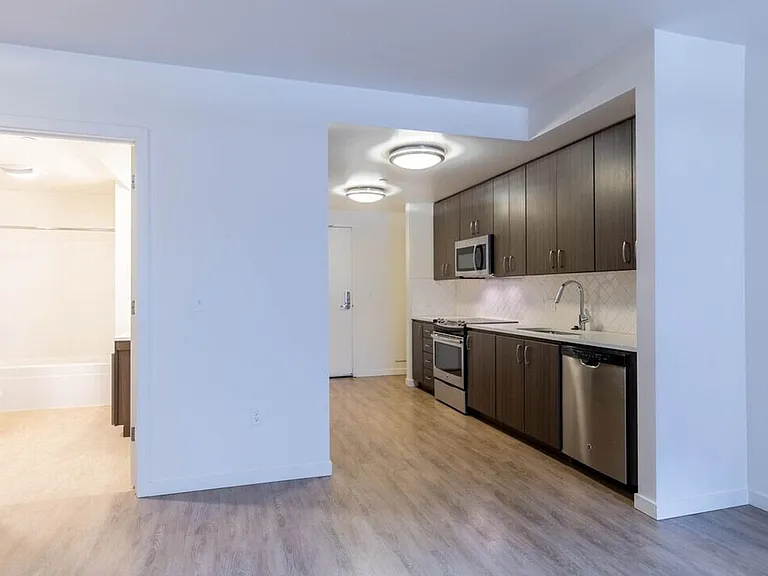 11 Marche Apartments — Photo 24