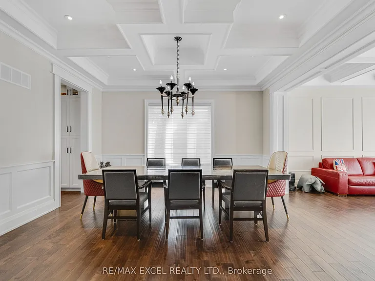 49 Kenton Dr — Photo 6
