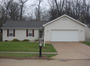 201 Cavelier Rd, Marquette Heights, IL 61554