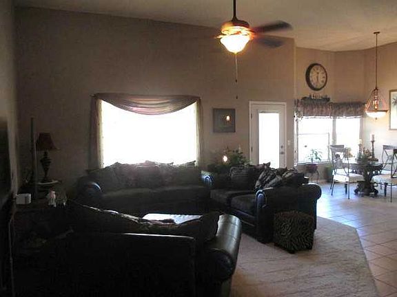 5th image of 807 Bonnie Ct