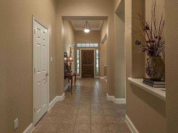 3rd image of 1129 Forest Park Dr