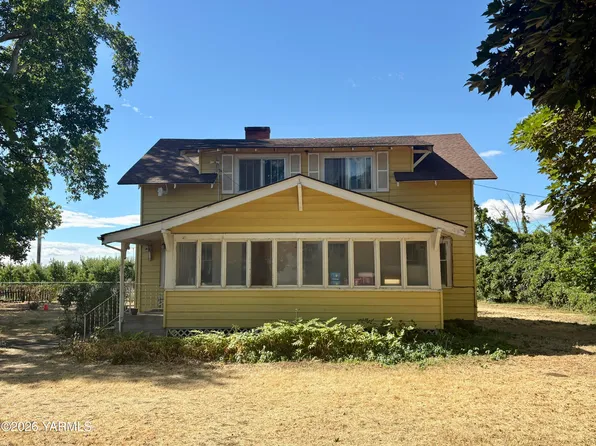 2870 Progressive Rd, Wapato, WA 98951