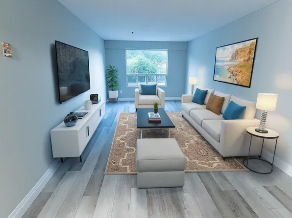 575 Lake St #2, Saint Catharines, ON L2N 4J1