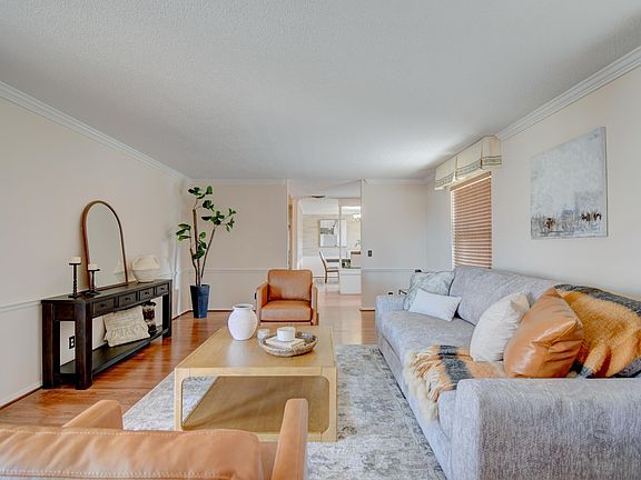 5th image of 7013 Aztec Rd NE