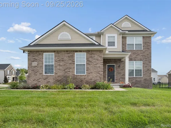 24886 Canoe Dr, Macomb, MI 48042