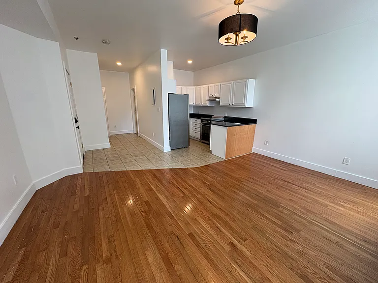 89 Columbia St #3 — Photo 4