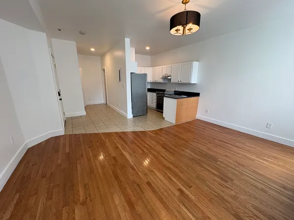 89 Columbia St #3, Albany, NY 12210