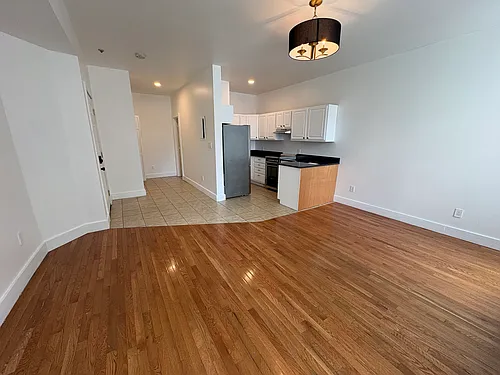 89 Columbia St #3 Photo 1