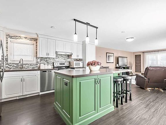 2nd image of 830 E Bay Rd