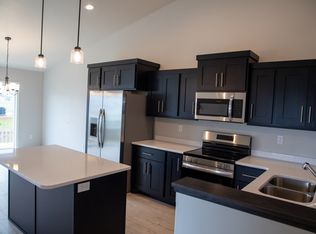 6325 83rd Ave S, Horace, ND