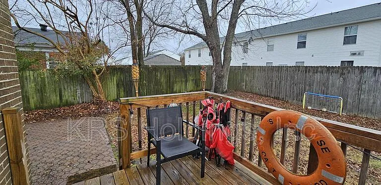 1543 Grove St — Photo 5