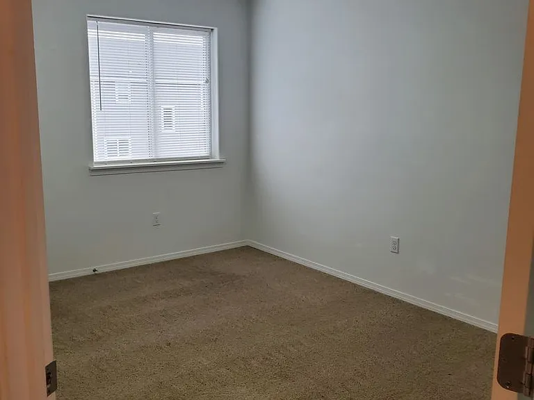 611 3rd Ave NE — Photo 6