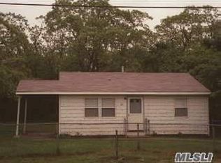 643 Post Ave, Bellport, NY 11713