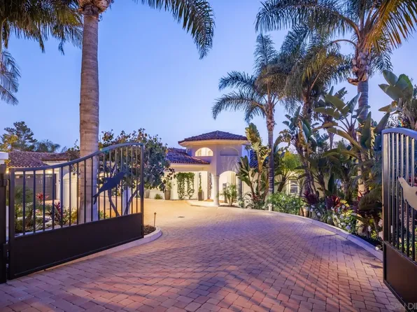 7125 Obelisco Cir, Carlsbad, CA 92009