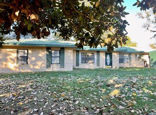 1018 Acr 2301, Tennessee Colony, TX 75861