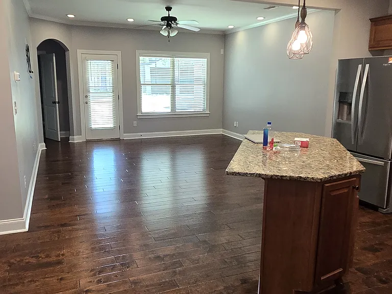 325 Brentford Ave — Photo 5