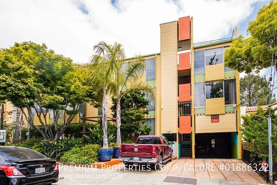 Bel Aire Apartments — Photo 2