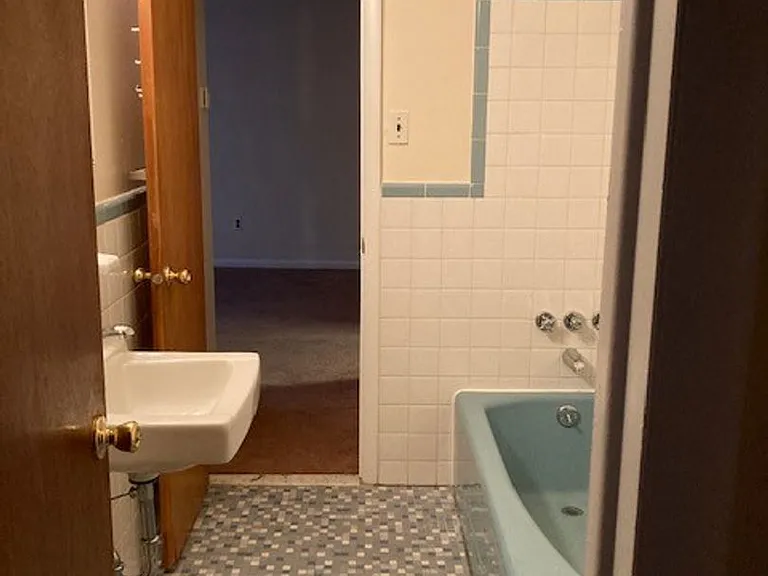 616 Unruh Ave — Photo 6
