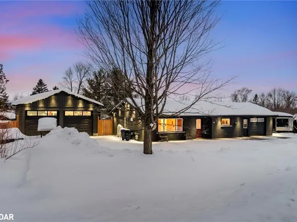 23 Leisure Ct, Severn, ON L0K 1E0