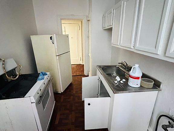 3rd image of 35-06 73rd St APT 4H