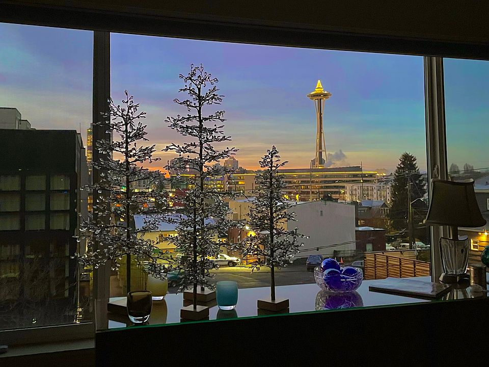 Front row seat to the Space Needle. Enjoy changing views every season.