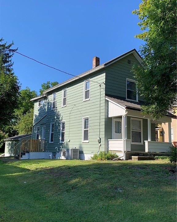 1st image of 481 Superior St