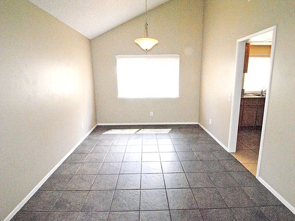 4th image of 12102 Barnes Ct