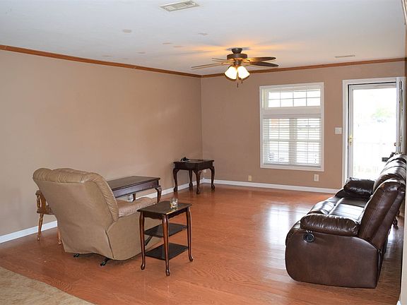 5th image of 282 Christy Dr