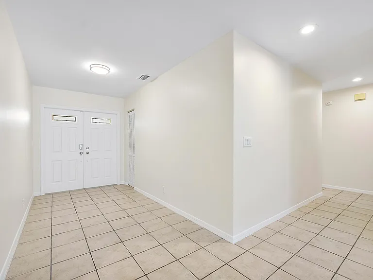 18324 181st Cir S — Photo 10