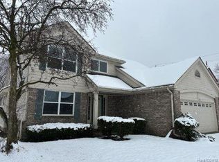 30247 Rosslyn Ave, Garden City, MI 48135