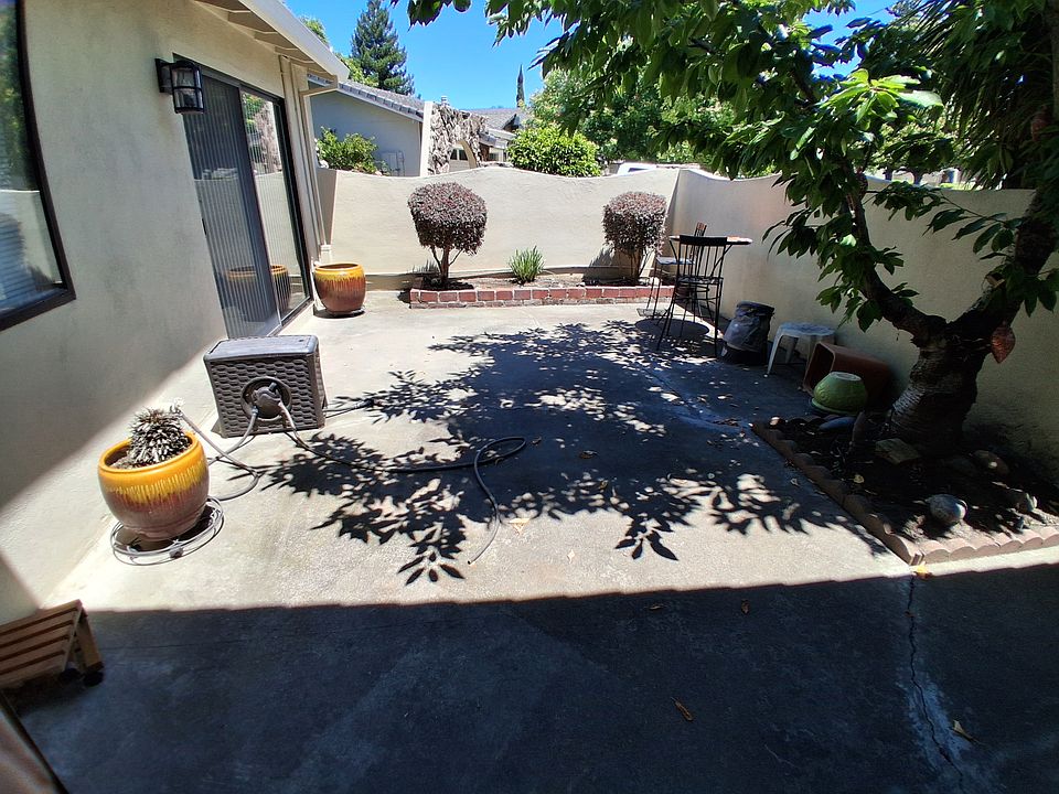1st image of 1127 Rosa Del Rio Way