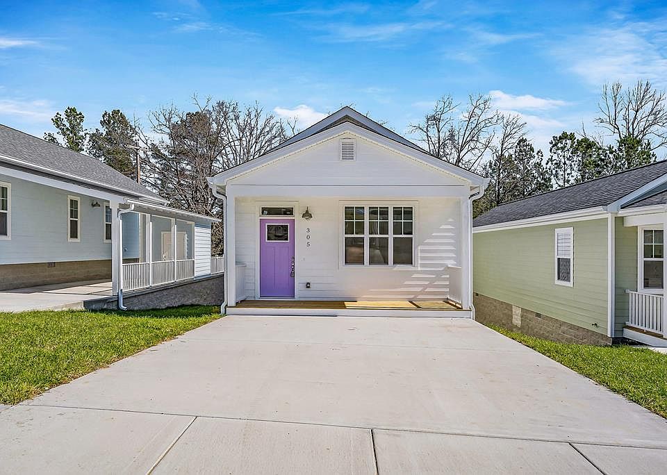 1st image of 305 Fenbrook Way