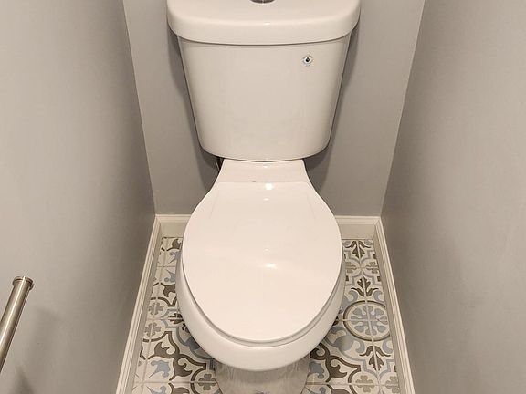 1st Fl Powder Room
