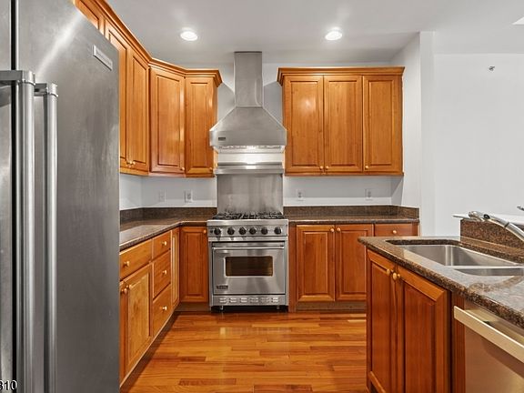 2nd image of 119 Ridgeview Ln