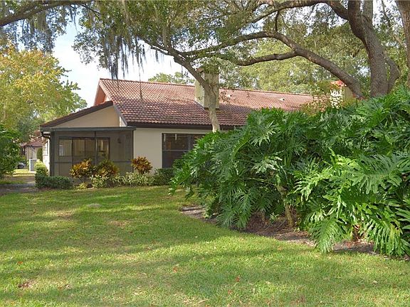 4th image of 7252 Oak Moss Dr #71