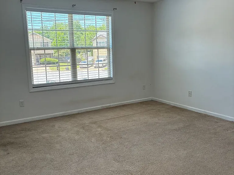 20 Mill Pond Ct — Photo 12