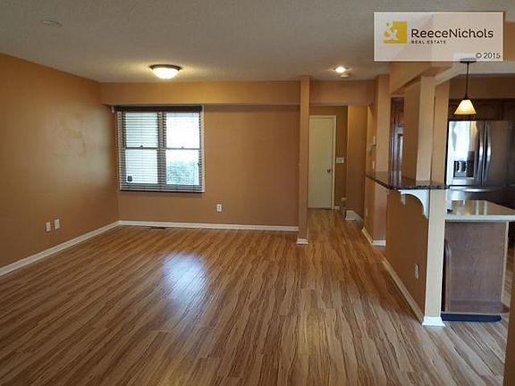 4th image of 9436 W 120th St