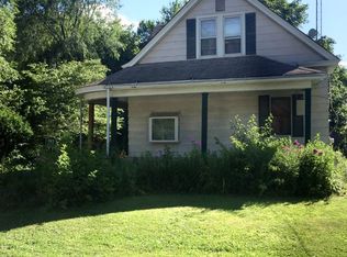 103 N Main St, Chambersburg, IL 62323