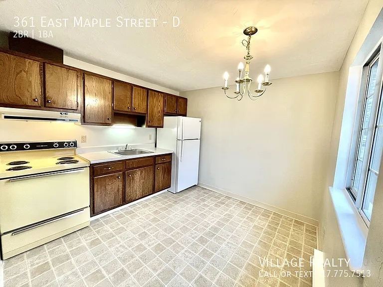 361 E Maple St #D — Photo 35