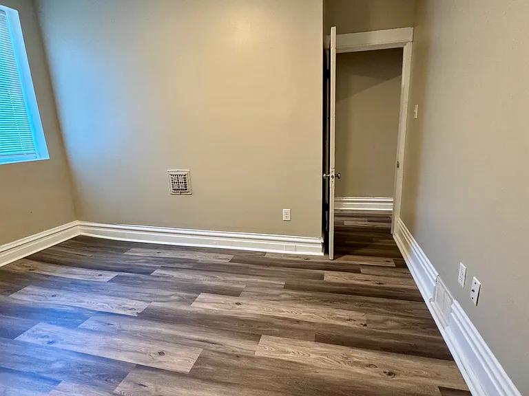 4139 Lafayette Ave #1W — Photo 14
